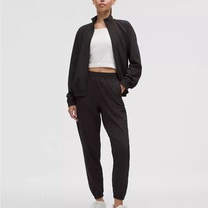 Lululemon LIKE NEW Black Women's Lightweight Joggers